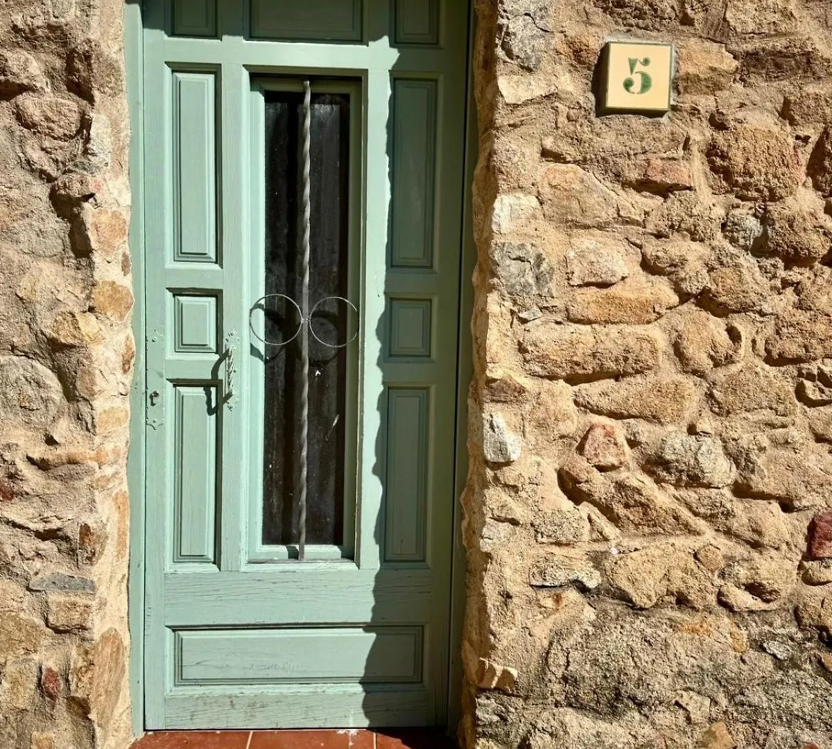 Casa Forta, Charm Between Vines Capmany